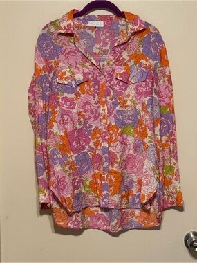 Lefties Vibrant Long Sleeve Button-Down Blouse High-Low Curved Hem Versatile